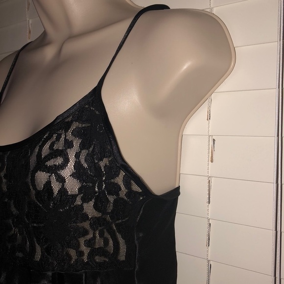 Kasara Gown - Picture 4 of 6